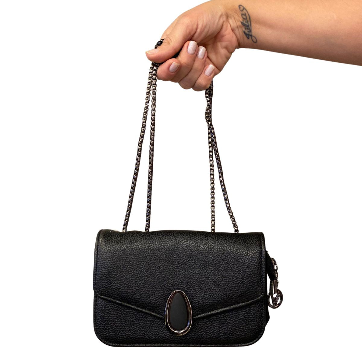 Bolsa Feminina com Corrente e Fecho Magnético