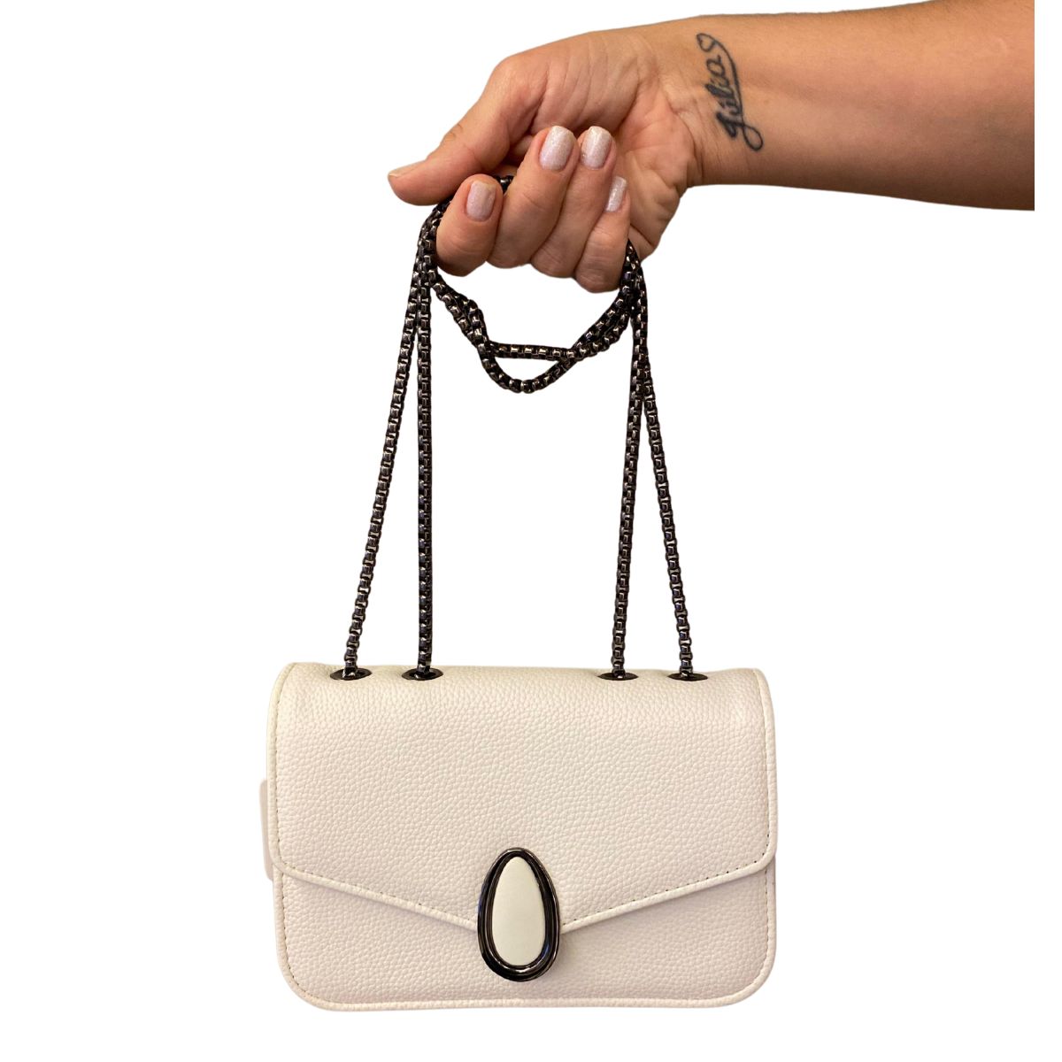 Bolsa Feminina com Corrente e Fecho Magnético