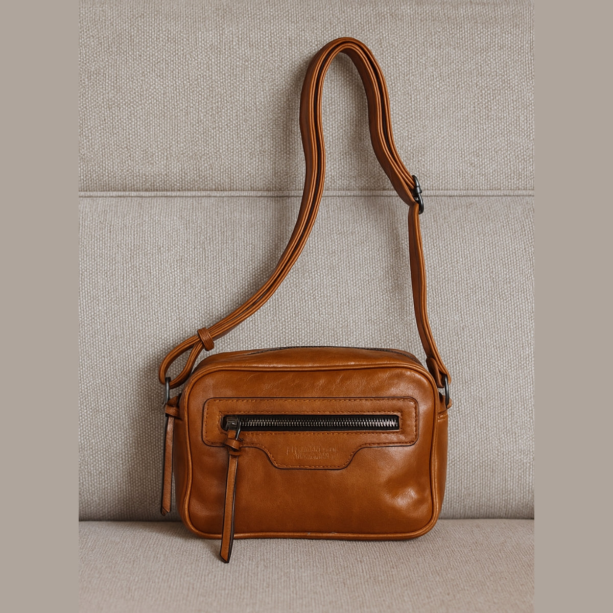 Bolsa Feminina Transversal c/ Alça Regulável e Bolso Frontal