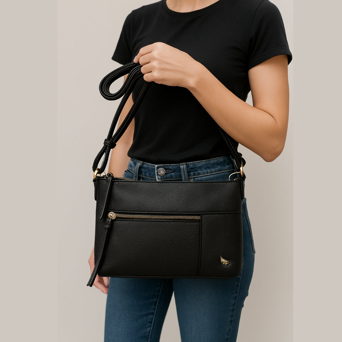 Bolsa Tiracolo Urbana Preta  Bolseira Essential