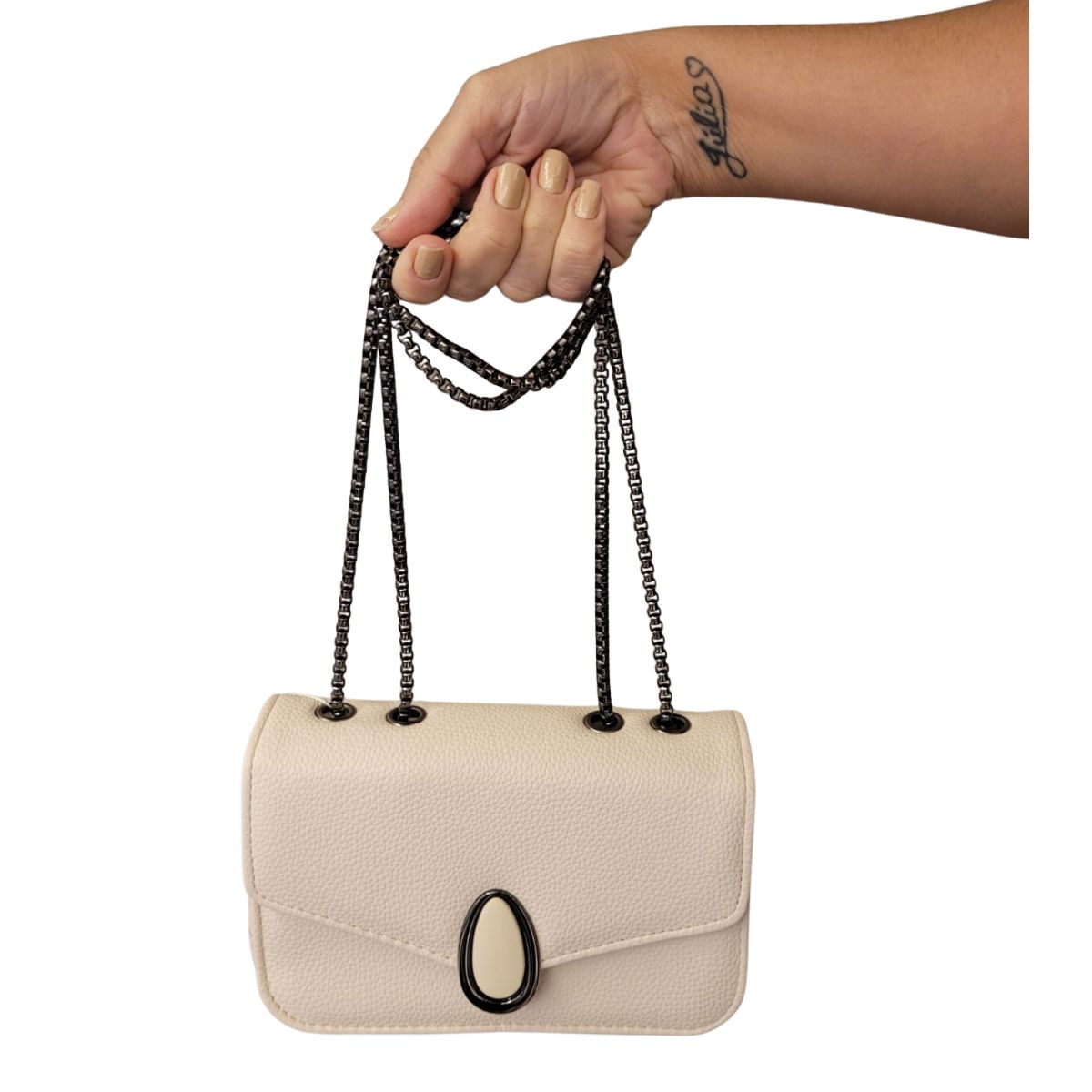Bolsa Feminina com Corrente e Fecho Magnético