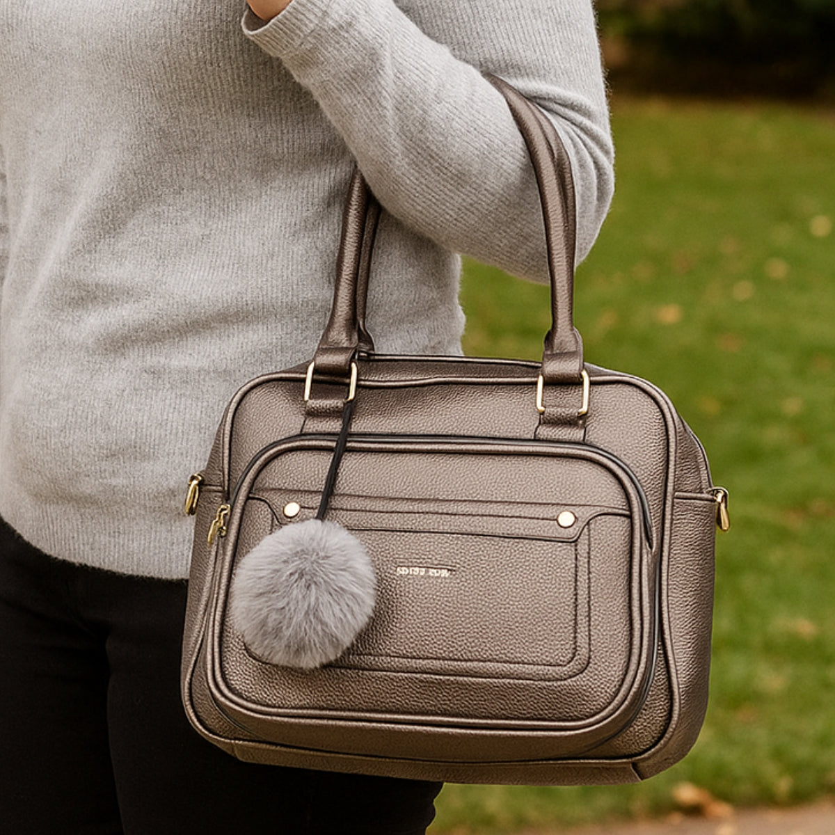 Bolsa Estruturada Glam com Pompom – Bolseira Lux